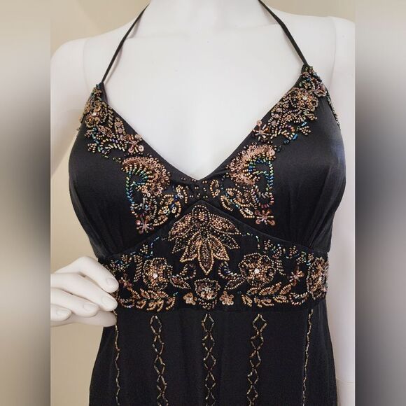 Sue Wong - Picture 4 of 8